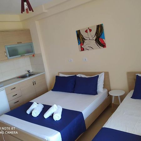 Summer Life Apartments Sarandë エクステリア 写真