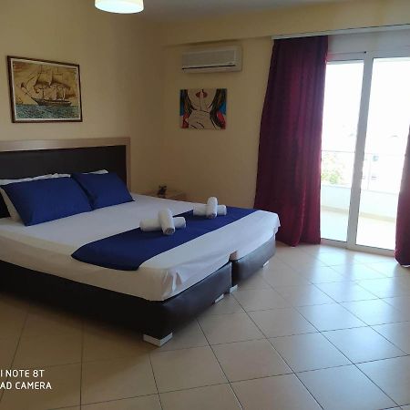 Summer Life Apartments Sarandë エクステリア 写真