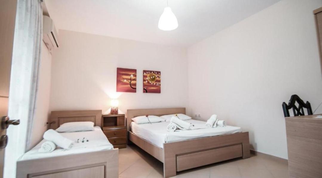 Summer Life Apartments Sarandë エクステリア 写真