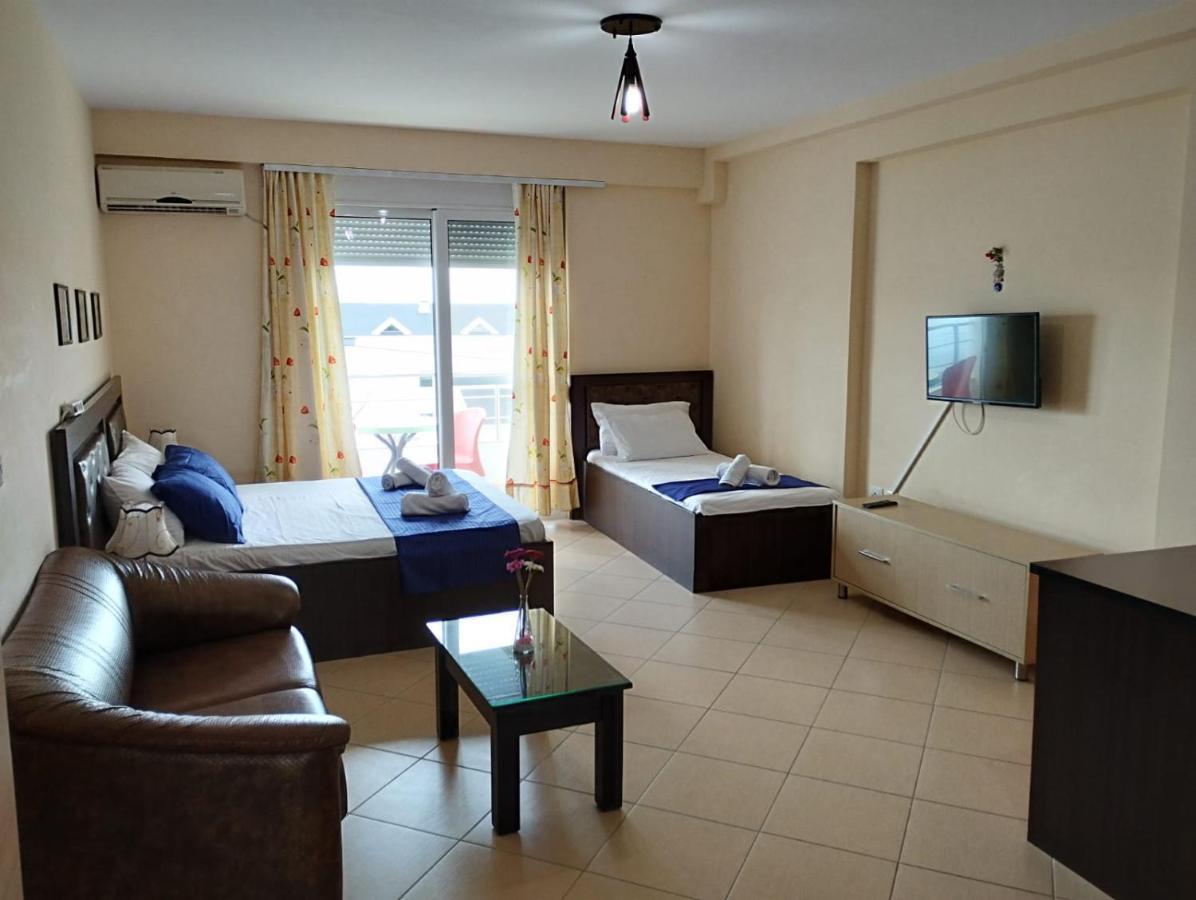 Summer Life Apartments Sarandë エクステリア 写真