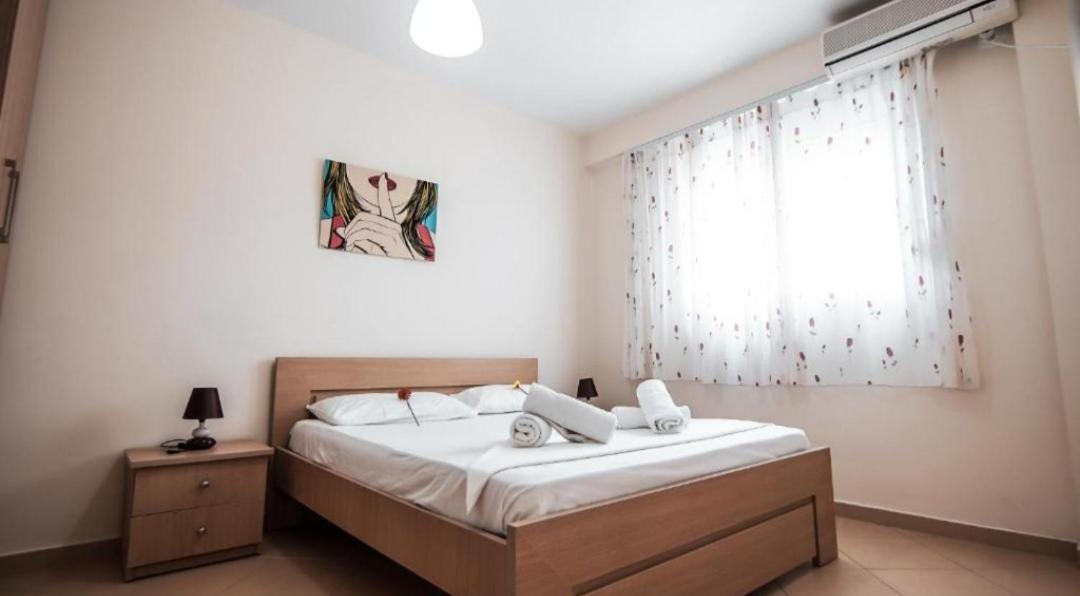 Summer Life Apartments Sarandë エクステリア 写真