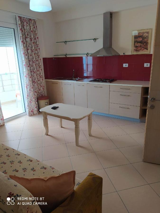 Summer Life Apartments Sarandë エクステリア 写真